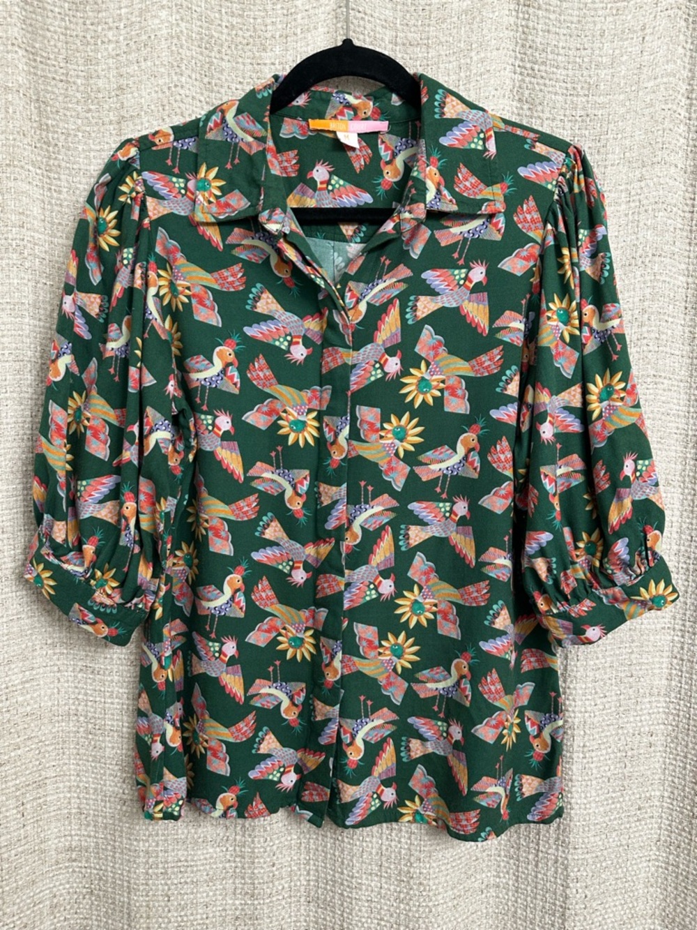 Briton Court Short Sleeve Button Up Shirt Top Colorful Green Bird Tropical M